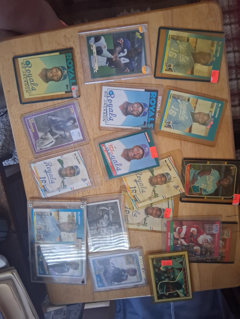 bo jackson baseball cards and football/baseball card.